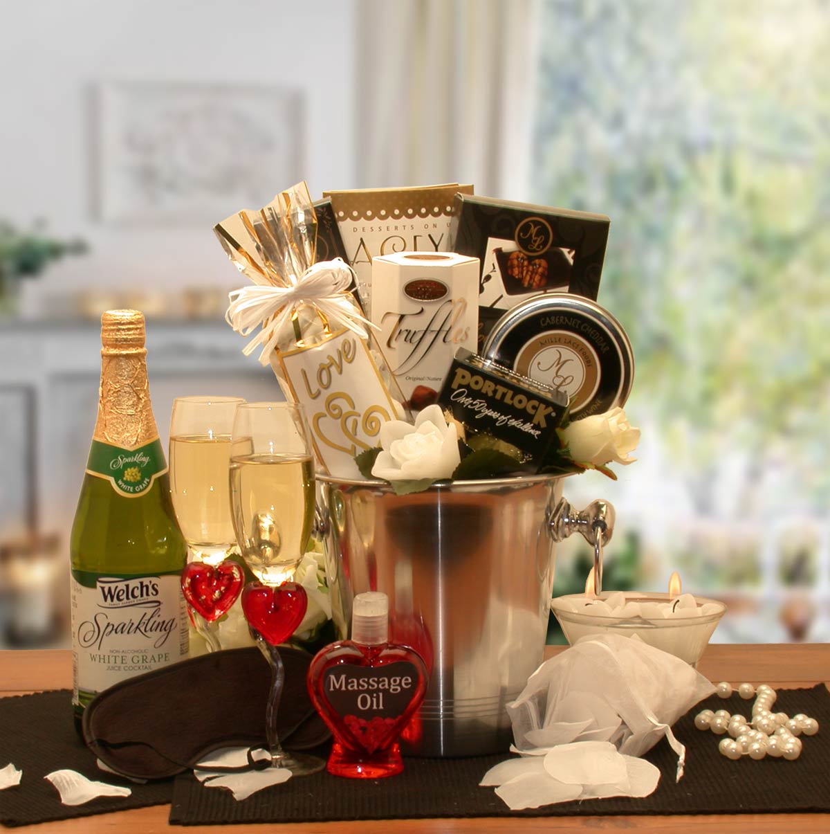 Deluxe-Romantic-Evening-For-Two-Gift-Basket